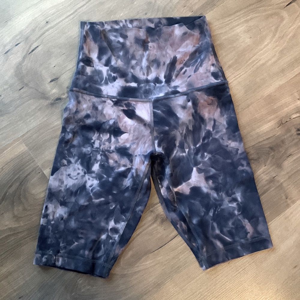 Lululemon Align high rise bike shorts 10 inch